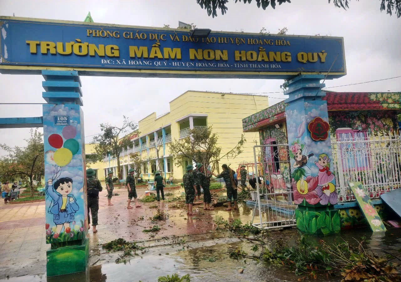 Trường Mầm non Hoằng Quý bị ảnh hưởng do mưa bão gây ra. 4.jpg