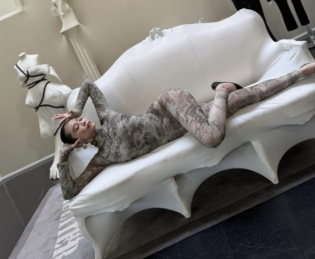 jennie-3.png