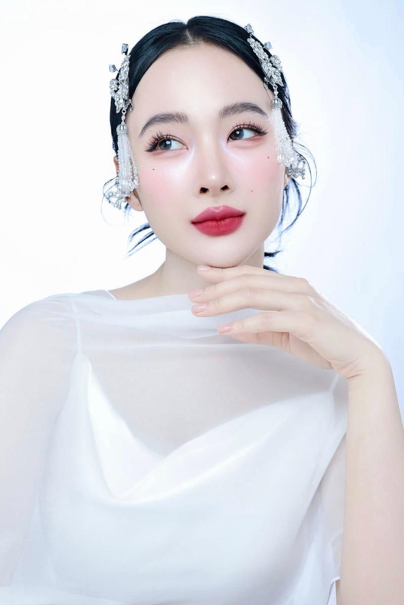 angela-phuong-trinh-7.jpg