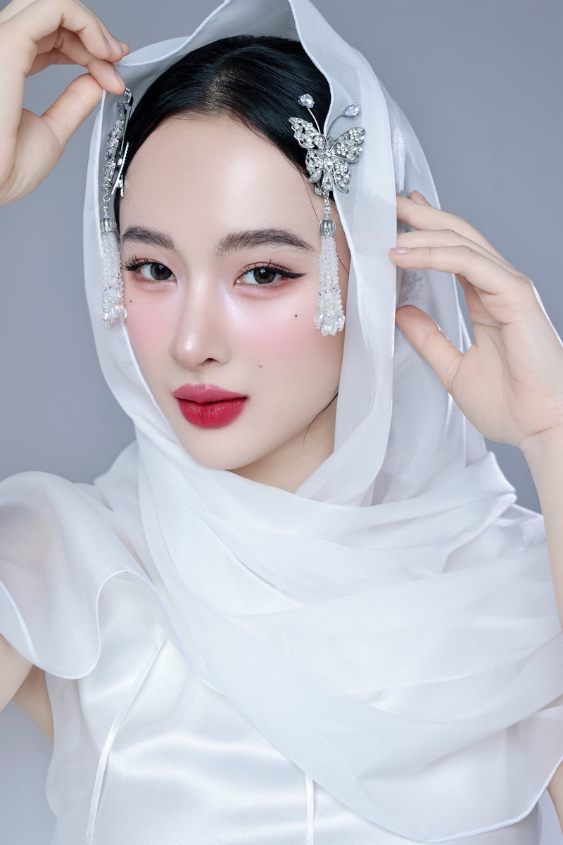 angela-phuong-trinh-4.jpg
