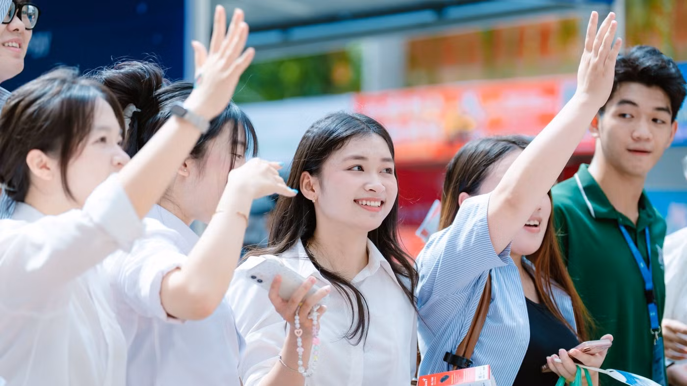 Sinh viên HSB hào hứng kết nối với các chuyên gia, nhà tuyển dụng tại “Career Week 2026”.