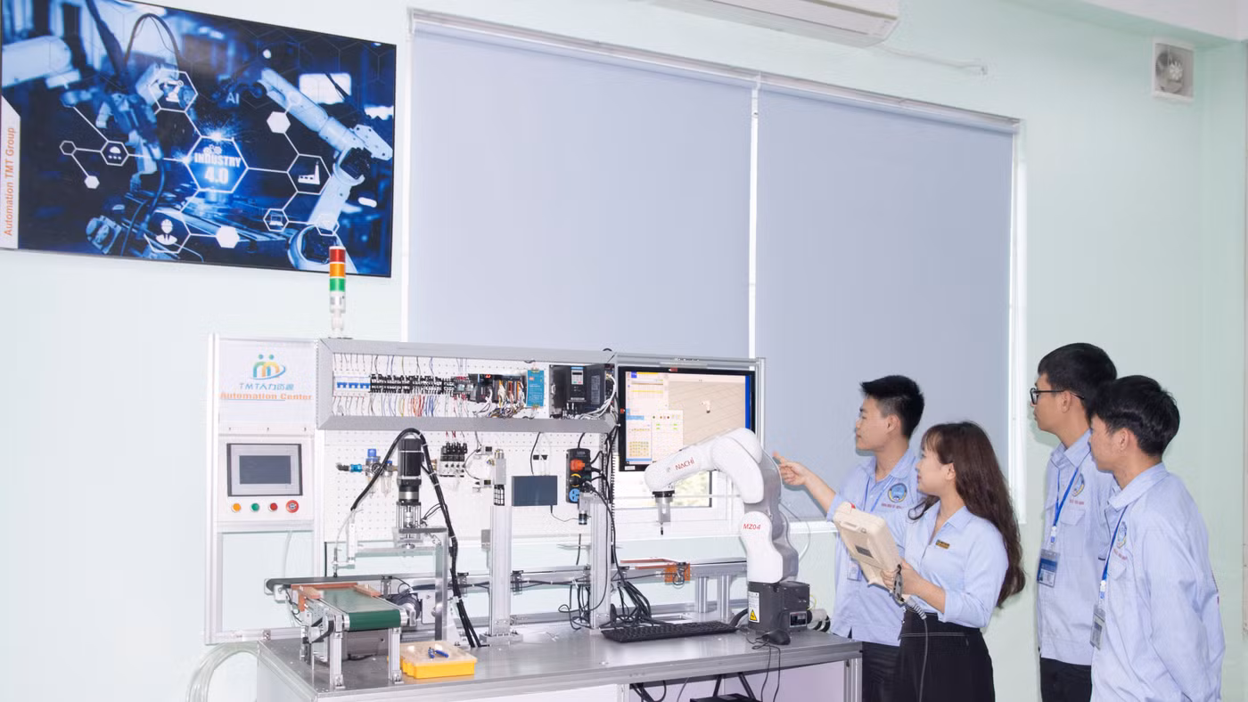 Giờ học tại Trường Cao đẳng Cơ khí nông nghiệp (Phú Thọ).