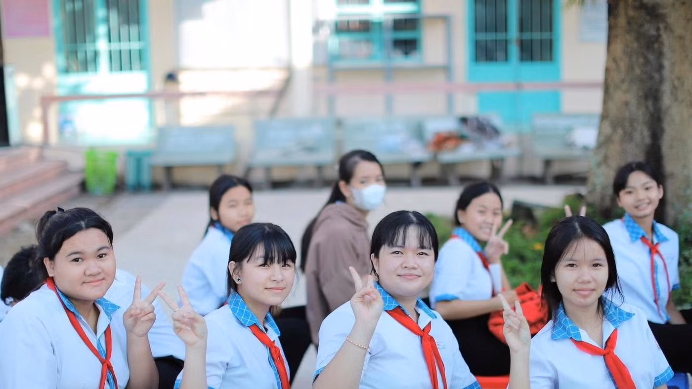 Học sinh Trường THCS Trung Hiếu (Vĩnh Long).