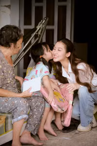 hoa-hau-que-anh-2.jpg