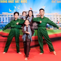 khanh-thi-1.jpg