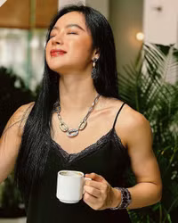angela-phuong-trinh-2.jpg