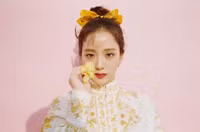 jisoo-7.jpg
