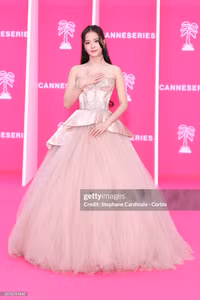 jisoo-9.jpg