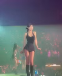 jennie-7.png