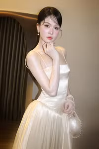 ngoc-trinh-2.jpg