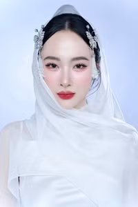 angela-phuong-trinh-6.jpg