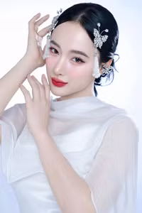 angela-phuong-trinh-5.jpg