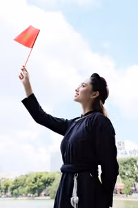 luong-thuy-linh-4.jpg