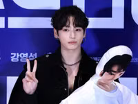 jungkook-10.jpg