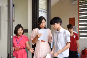 Học sinh dự thi vào lớp 10 tại Hà Nội năm 2024.