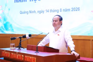 Ông Quản Minh Cường, Bí thư Tỉnh ủy Quảng Ninh, phát biểu chỉ đạo tại chương trình gặp mặt.