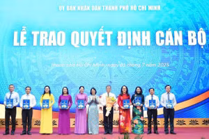 Ban giám đốc Sở GD&ĐT TP.HCM hiện nay. Ảnh: UBND TP.HCM.
