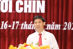 Ông Nguyễn Văn Công, tân Phó Chủ tịch UBND tỉnh Quảng Ninh phát biểu nhận nhiệm vụ. Ảnh: Đỗ Phương