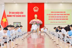 Quang cảnh buổi làm việc.