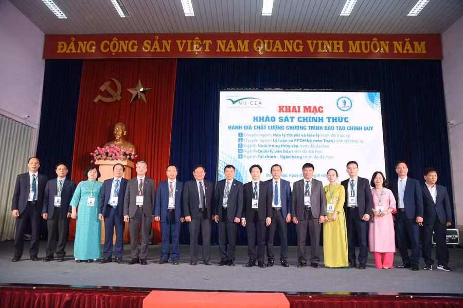 Trường ĐH Đồng Tháp khai mạc Khảo sát chính thức đánh giá chất lượng 5 chương trình đào tạo trình độ thạc sĩ và ĐH.