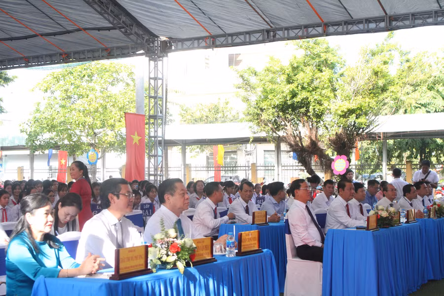 truong btg tw khai giang 2.JPG