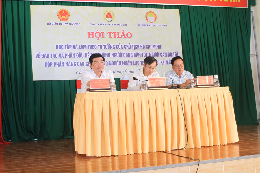 hoi thao hoc tap bac 3.JPG