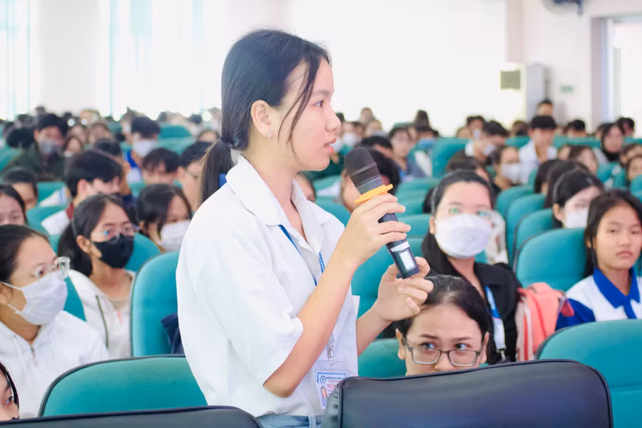 dhdt sv su pham 2.jpg