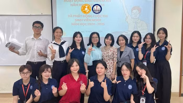 Sinh viên Học viện Ngân hàng. Ảnh: NTCC.