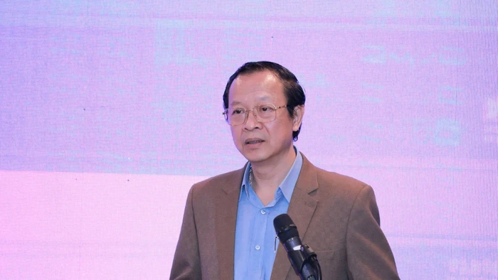 Thứ trưởng Thường trực Bộ GD&ĐT Phạm Ngọc Thưởng phát biểu tại chương trình. 