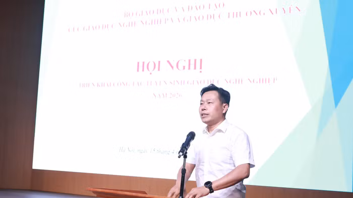 Thứ trưởng Bộ GD&ĐT Lê Quân nêu ra một số định hướng chính tại hội nghị. 