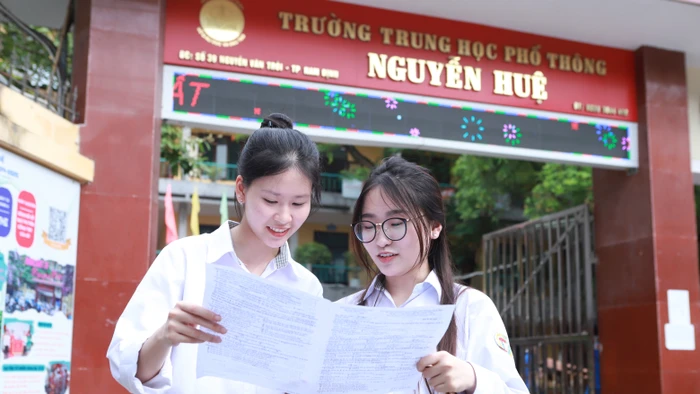 Thí sinh dự thi tốt nghiệp THPT năm 2024 tại Nam Định. Ảnh: Đình Tuệ. 