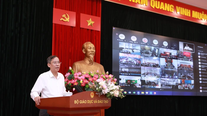 Cục trưởng Cục Nhà giáo và Cán bộ quản lý giáo dục Vũ Minh Đức phát biểu tại hội thảo. Ảnh: Đình Tuệ.