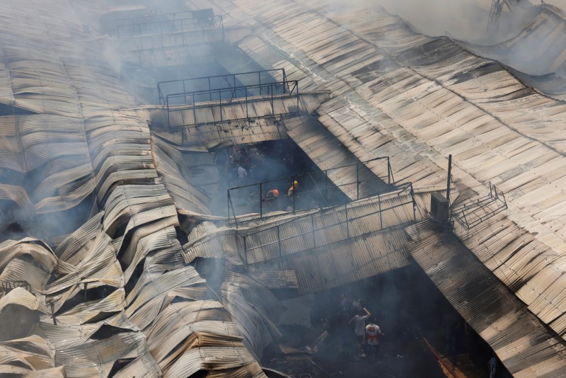 Cháy chợ ở Bangladesh, hàng trăm cửa hàng bị thiêu rụi