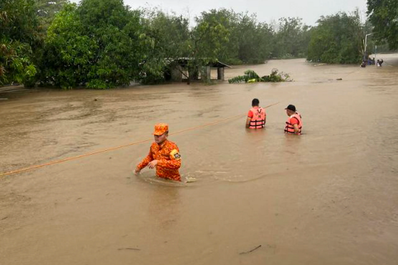 Chùm ảnh siêu bão Doksuri tàn phá Philippines