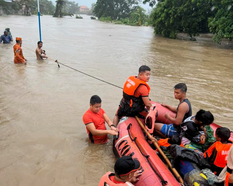 Chùm ảnh siêu bão Doksuri tàn phá Philippines