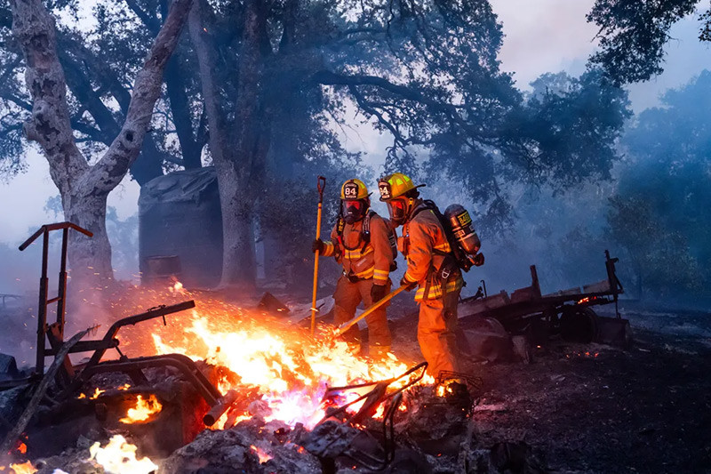 Chùm ảnh cháy rừng ở California nuốt chửng 4.850 hecta