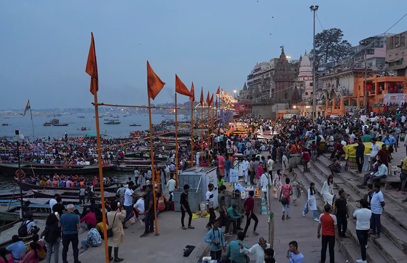 Chùm ảnh nơi những lão niên Hindu cố gắng phá vỡ vòng luân hồi