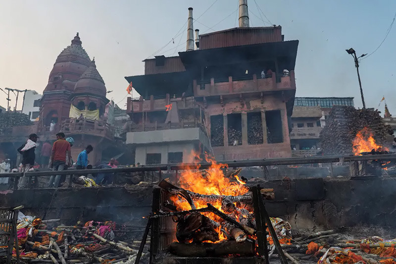 Chùm ảnh nơi những lão niên Hindu cố gắng phá vỡ vòng luân hồi