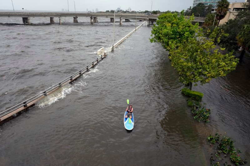 Chùm ảnh bão Idalia tàn phá Florida