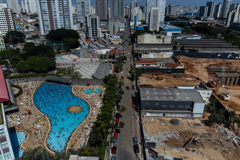 Chùm ảnh cái nóng ngột ngạt 62,3 độ C thiêu đốt thủ đô Brazil 