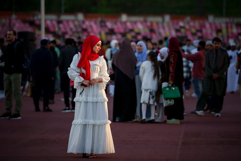 Hình ảnh hàng triệu người Hồi giáo trên khắp thế giới mừng lễ Eid al-Fitr