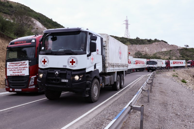 Chùm ảnh Azerbaijan thu lượng vũ khí từ chiến binh Armenia ly khai