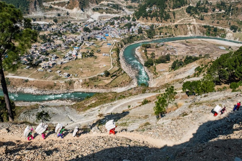 Chùm ảnh làm giấy độc đáo ở Nepal 