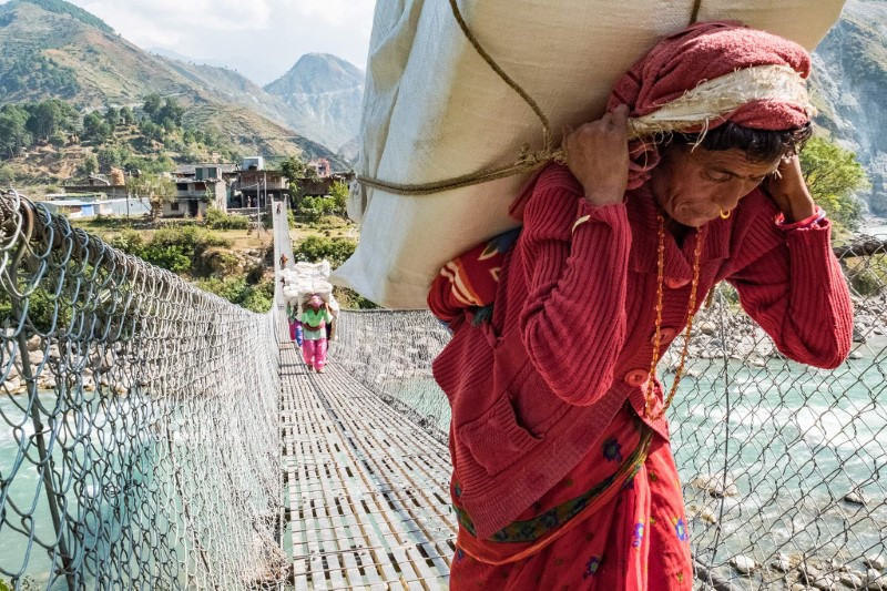 Chùm ảnh làm giấy độc đáo ở Nepal 