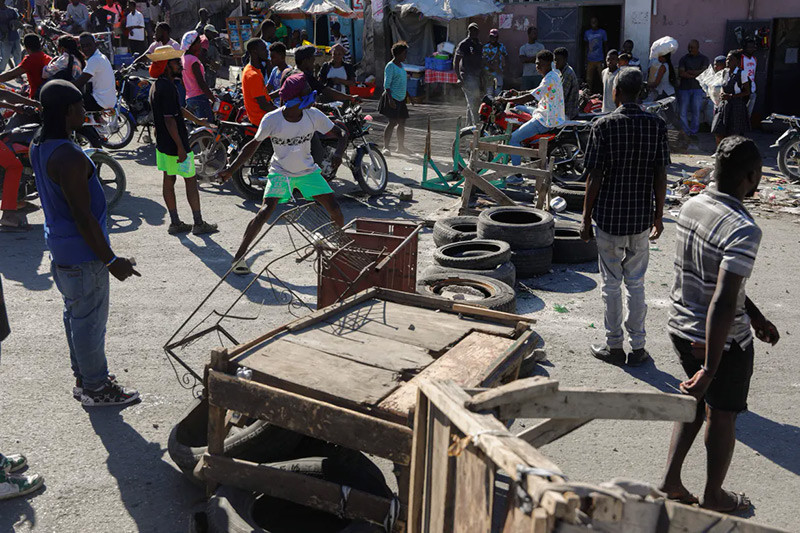 Chùm ảnh bạo lực băng đảng bao trùm Port-au-Prince của Haiti