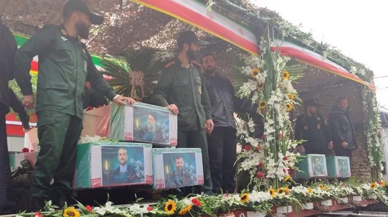 Chùm ảnh biển người tham gia tang lễ Tổng thống Iran