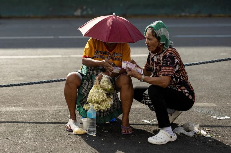 Chùm ảnh nóng như thiêu ở Philippines, nhiều trường học dạy trực tuyến