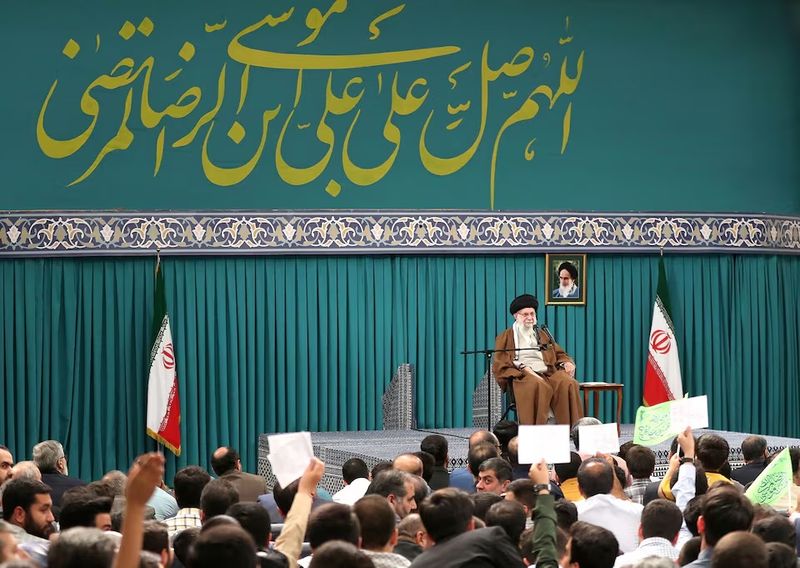 Tính mạng Tổng thống Iran bị đe dọa sau vụ tai nạn máy bay
