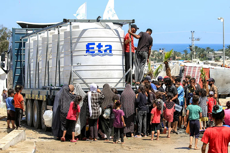 Hình ảnh trẻ em Palestine vật vã trong đói khát