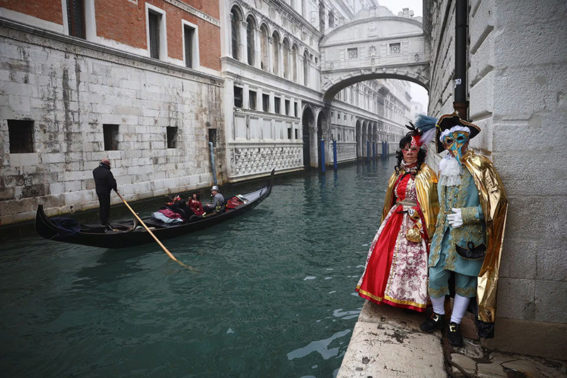 Chùm ảnh lễ hội hóa trang Venice thu hút hàng nghìn du khách khắp thế giới